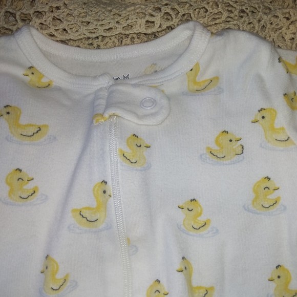 Adorable Baby Onesie with Yellow Ducklings - Picture 2 of 4
